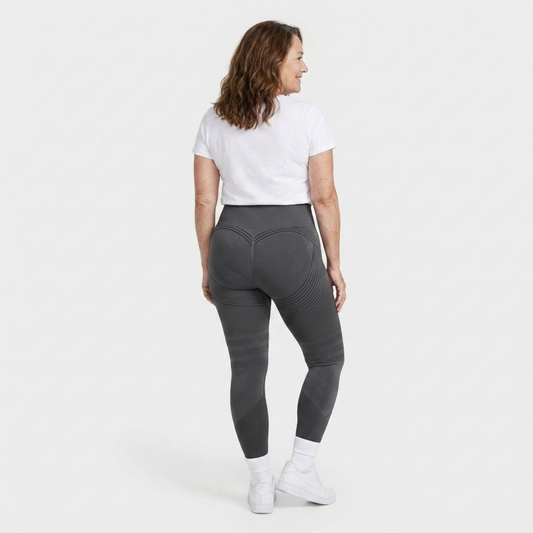 Femme de dos portant le legging sculptant 3D Solina gris