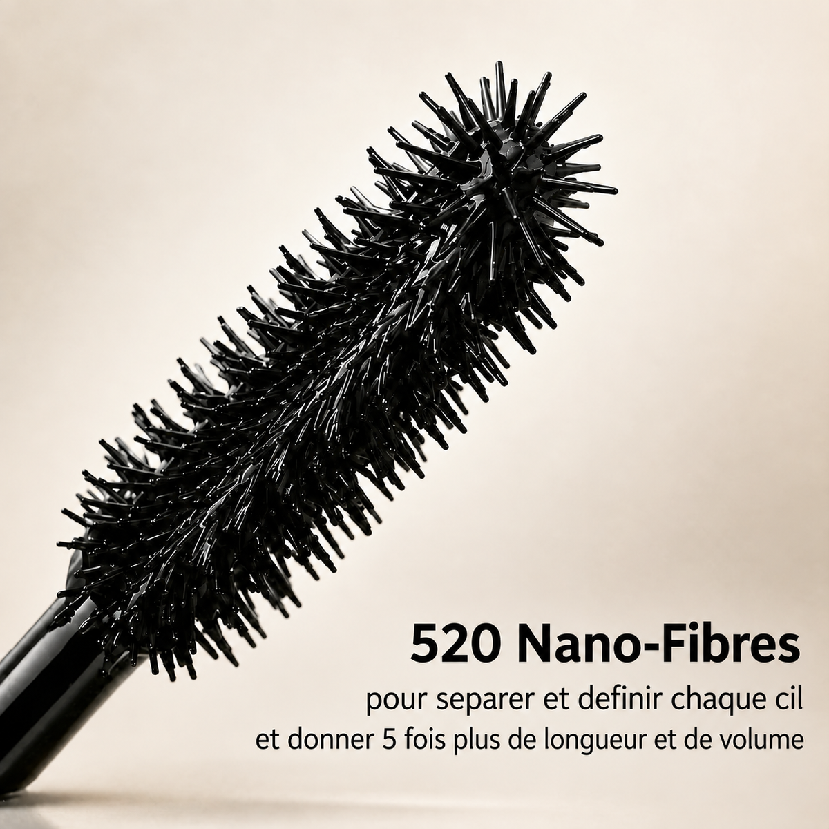 Brosse du Mascara Serum Solina en gros plan, 520 nano-fibres