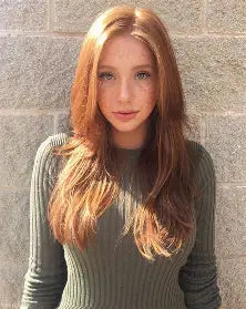 Cliente Solina souriante en exterieur